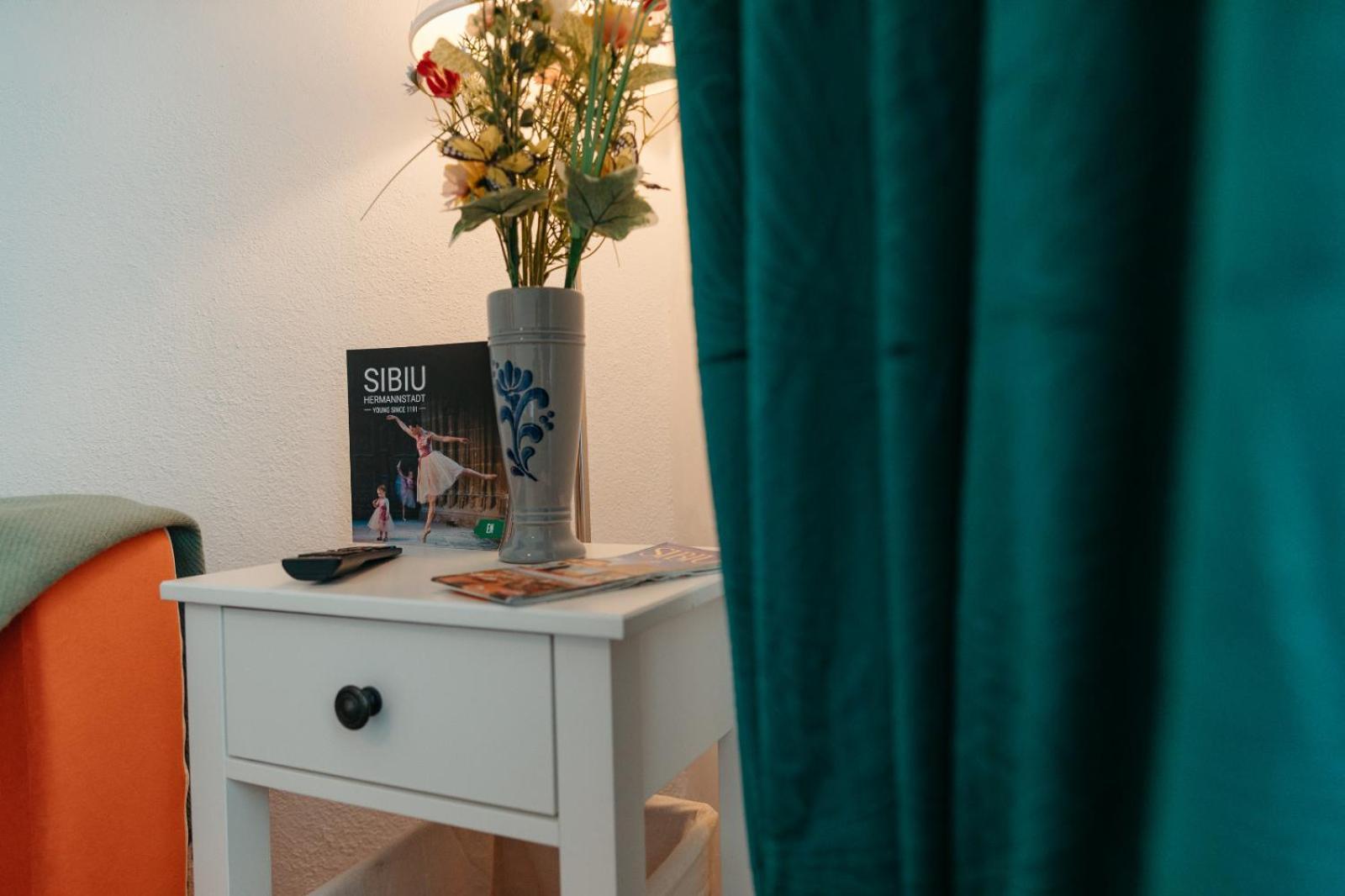 Flh - Apartament Mai Cu Aroma De Cafea Si Ceai Sibiu Dış mekan fotoğraf